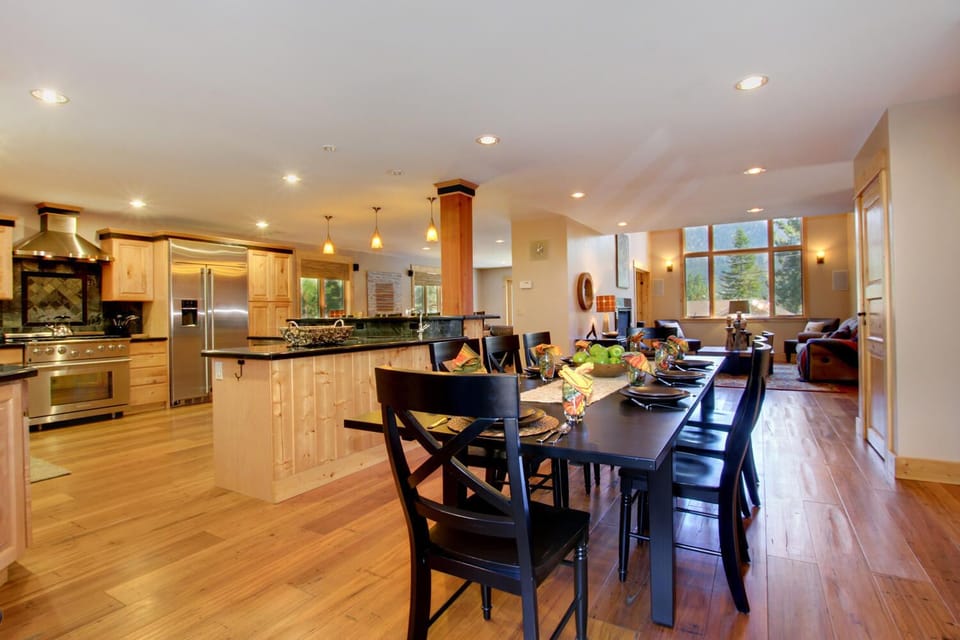 Now that's a GREAT ROOM!