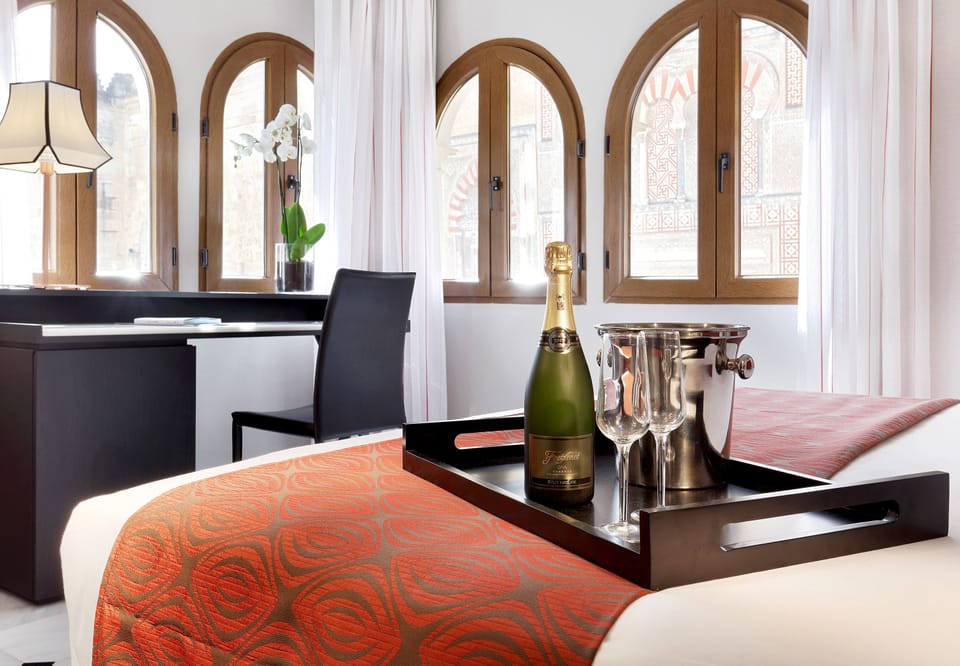 Minibar, in-room safe, desk, free WiFi