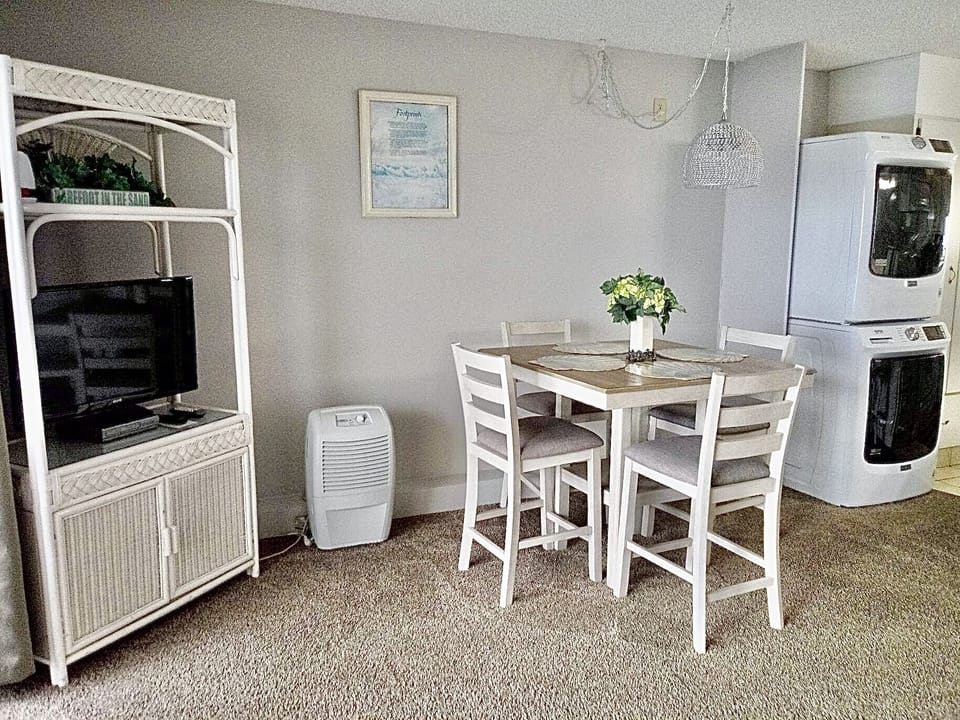 Dining table
Full size washer and dryer 