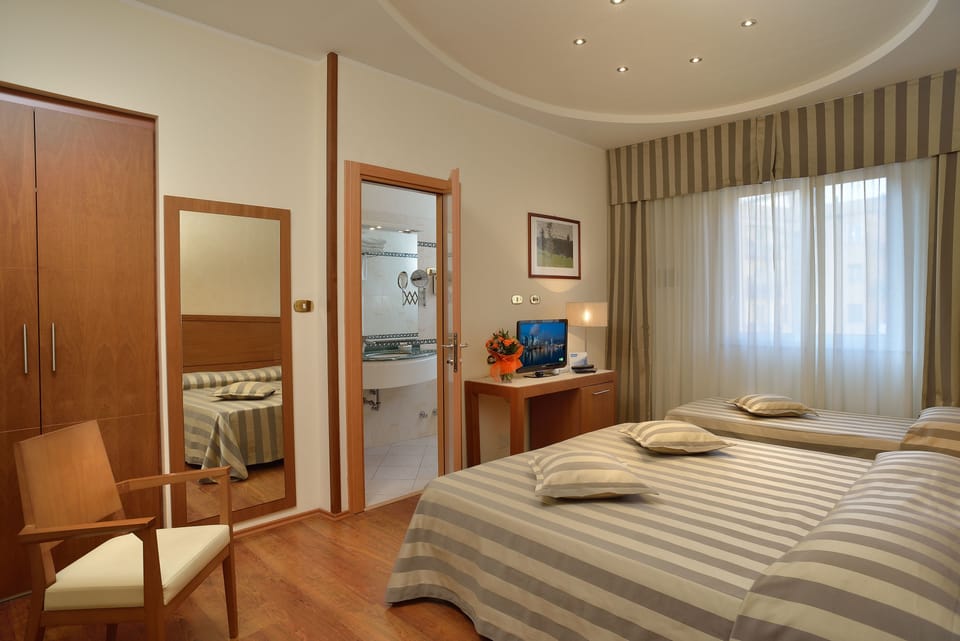 In-room safe, desk, soundproofing, free cribs/infant beds