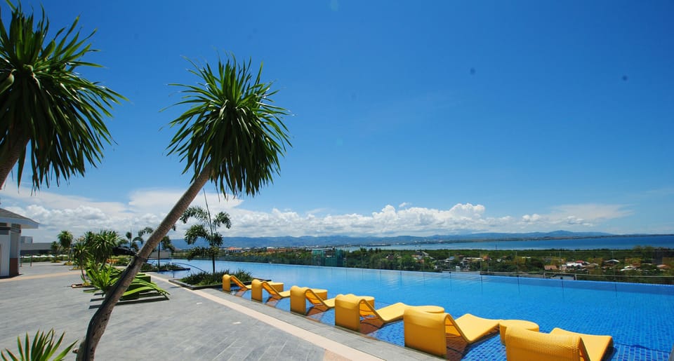 Infinity pool