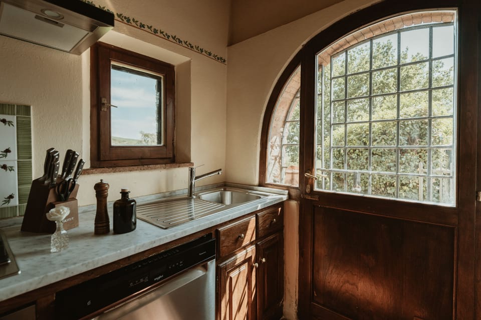 Deluxe Apartment, 3 Bedrooms | Private kitchen | Fridge, microwave, stovetop, dishwasher