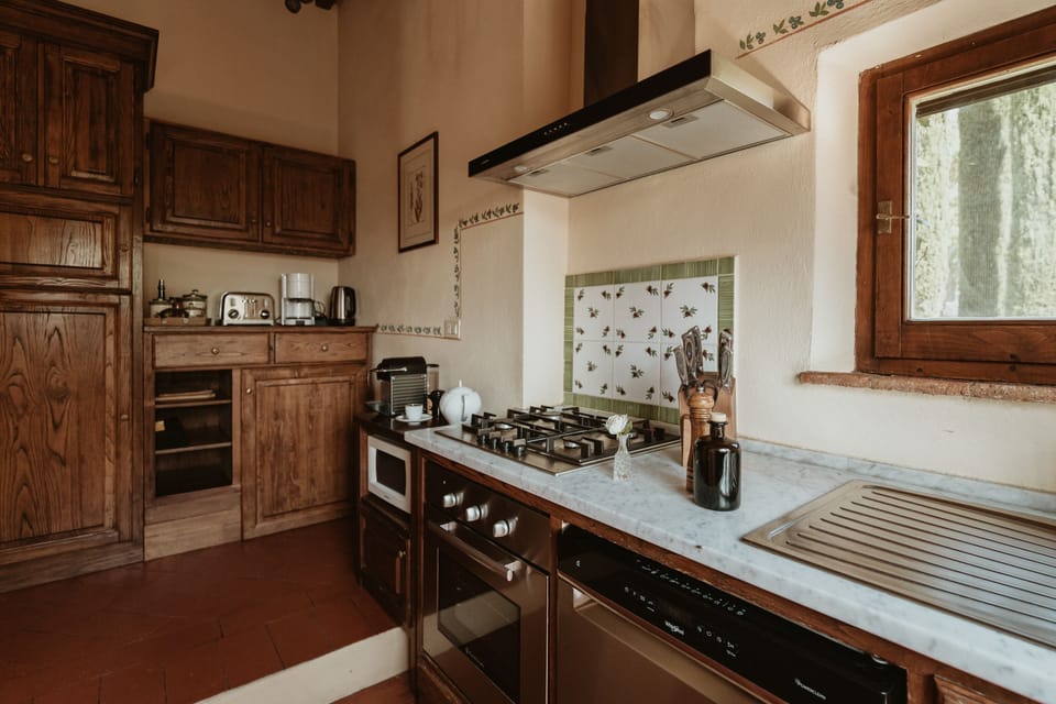 Deluxe Apartment, 3 Bedrooms | Private kitchen | Fridge, microwave, stovetop, dishwasher