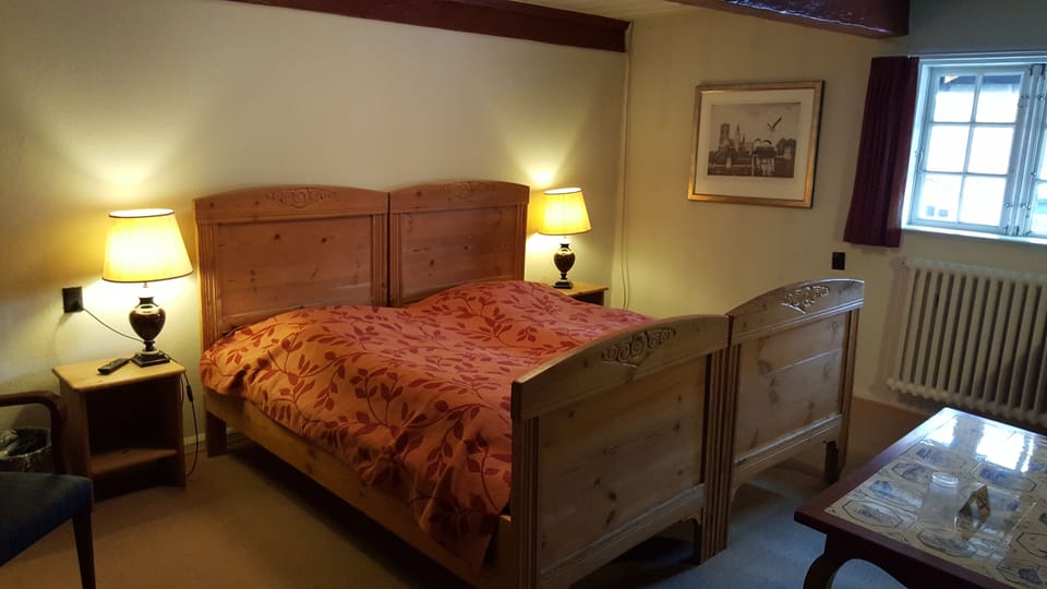 Double Room | Individually decorated, individually furnished, desk, iron/ironing board