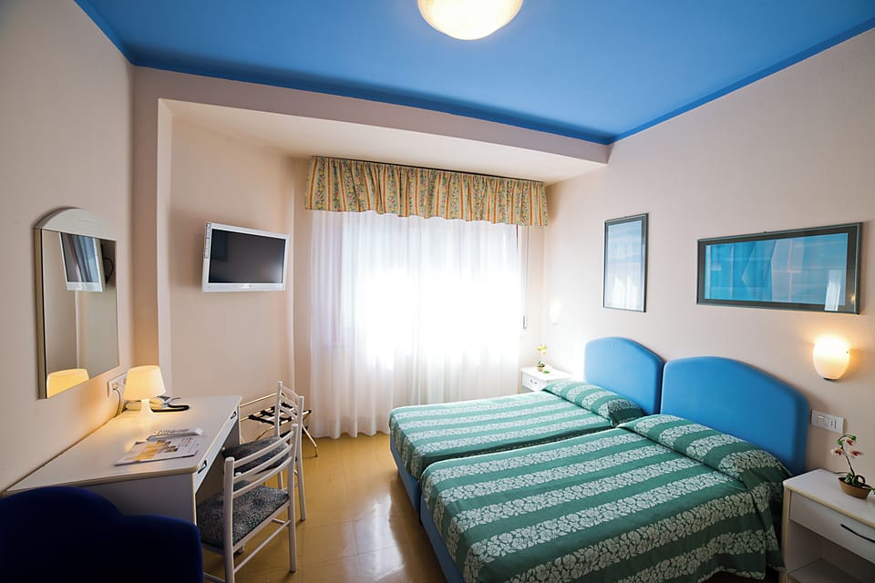Standard Double Room | Down comforters, in-room safe, desk, free WiFi