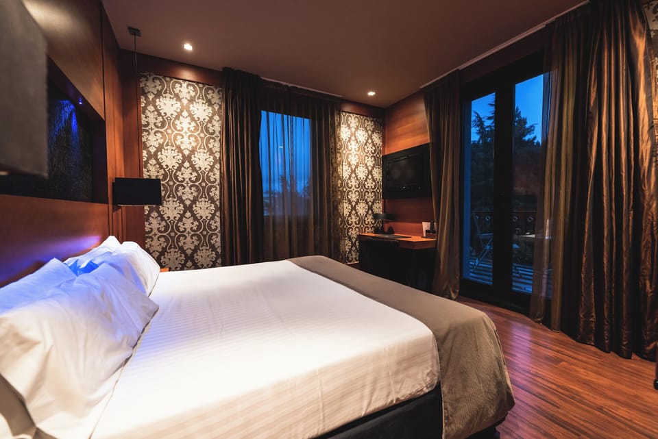 Minibar, in-room safe, desk, blackout drapes