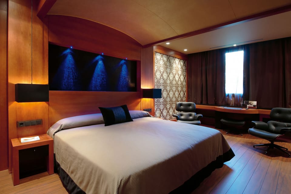 Minibar, in-room safe, desk, blackout drapes