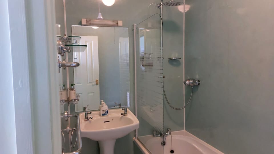 Standard Double Room, Ensuite ((New)) | Bathroom