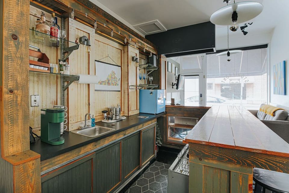 Luxury Room, Ensuite (The Storefront) | Bar (on property)