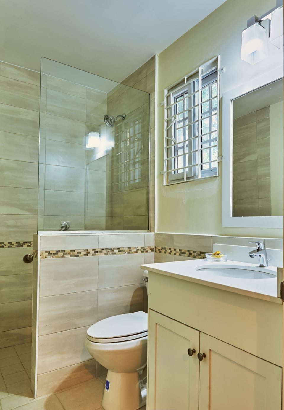 Single Room, Accessible, Private Bathroom | Bathroom | Towels, soap, toilet paper