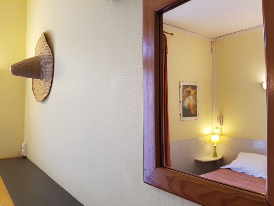 Room amenity