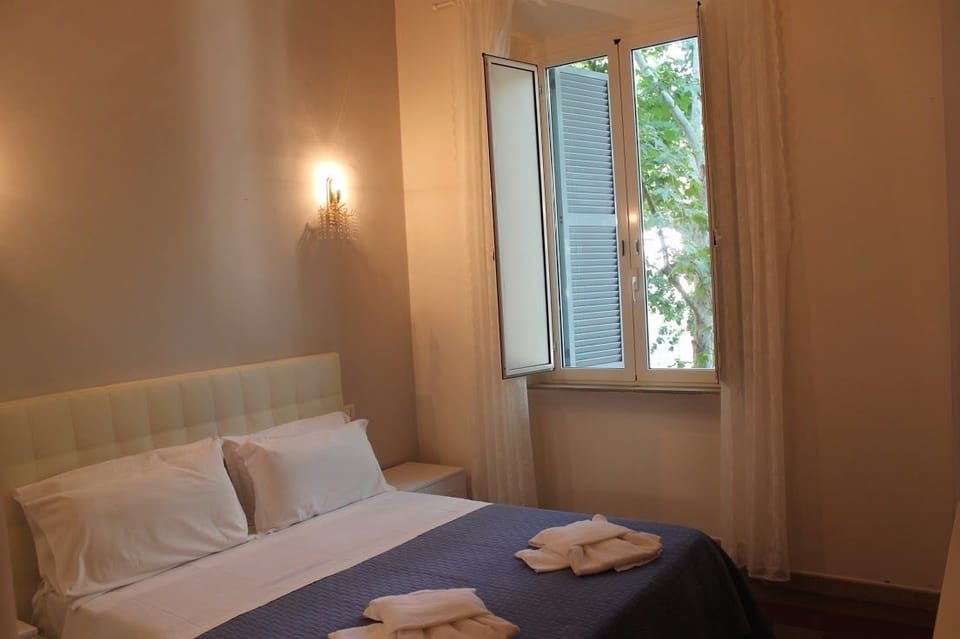 Deluxe Double Room | Minibar, desk, laptop workspace, free WiFi