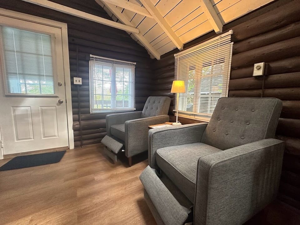 Cottage, 1 Queen Bed (Studio, #4) | Living area | Flat-screen TV