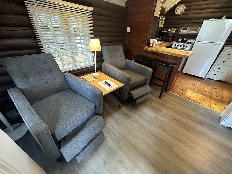 Cottage, 1 Queen Bed (Studio, #5) | Living area | Flat-screen TV