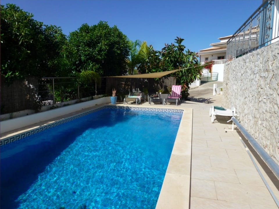 8x4 pool,hot and cold shower