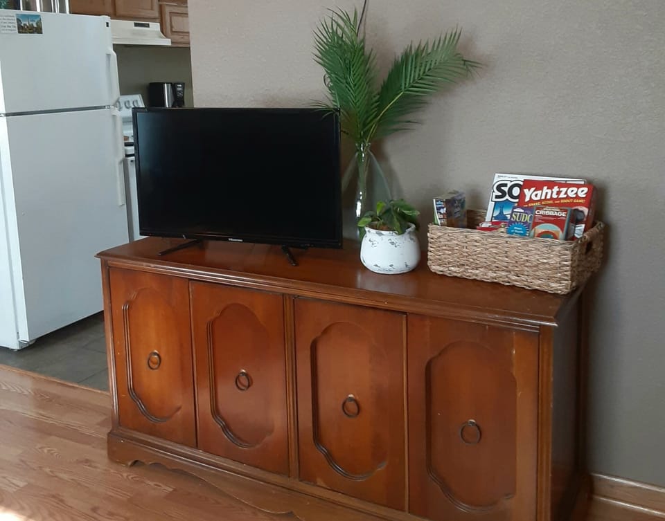 A tv  w/ Netflix offered and games if you need to relax after a day of exploring