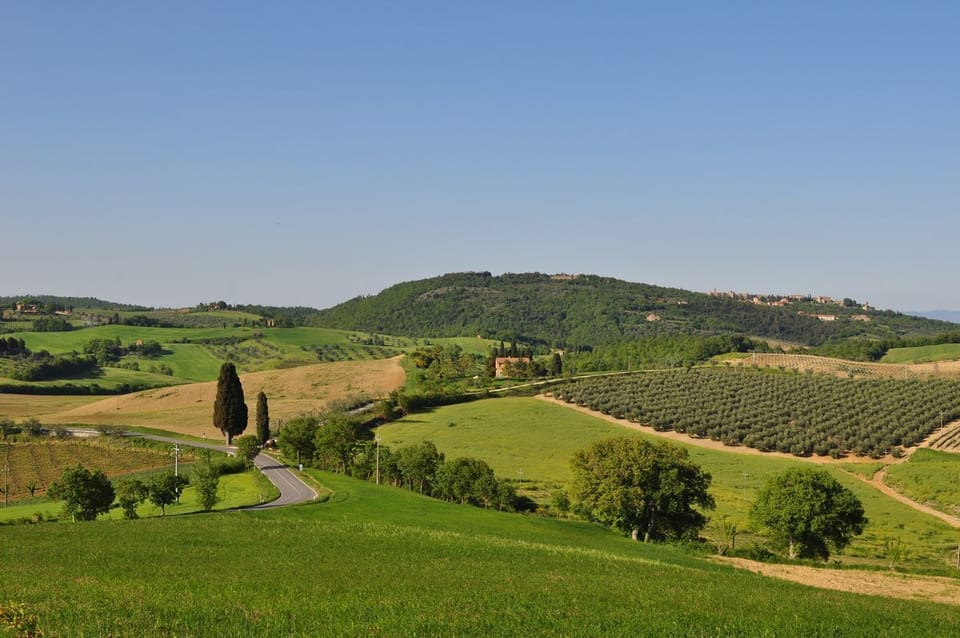 Gorgeous panoramic roads to other nearby towns that make having a car worthwhile