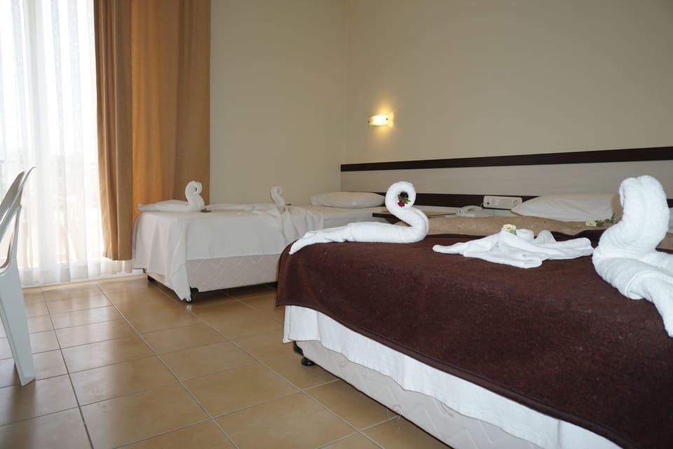 Standard Room | Desk, soundproofing, free WiFi, bed sheets