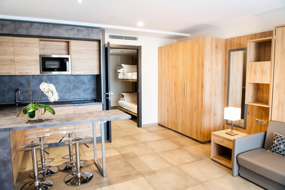 Comfort Apartment (4 persons) | Premium bedding, minibar, in-room safe, desk