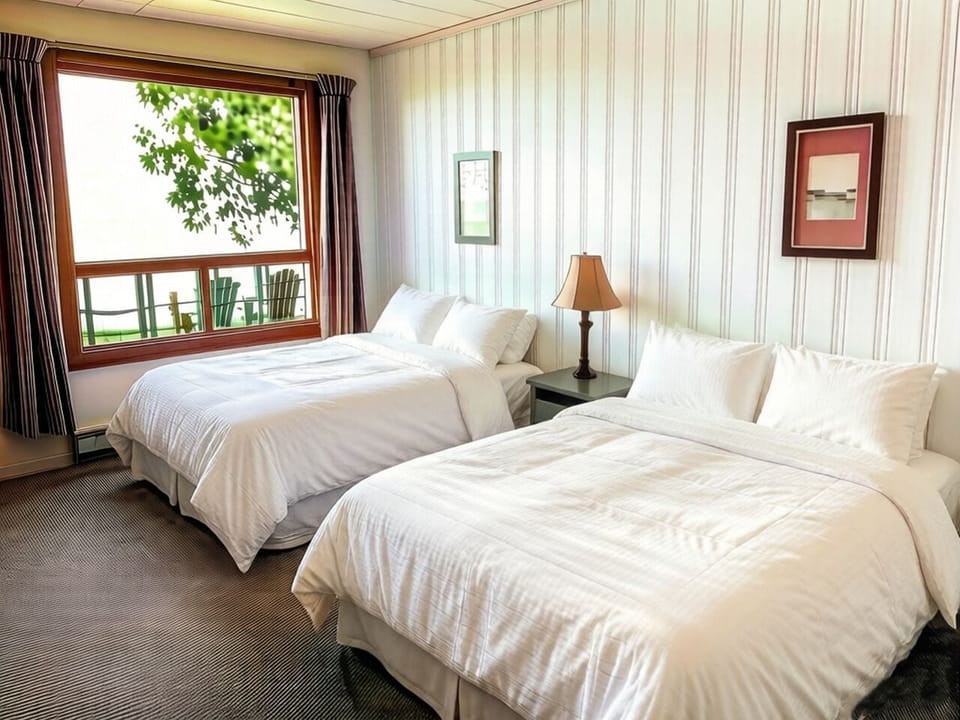 Deluxe Twin Room, Sea View | Desk, soundproofing, free WiFi, bed sheets