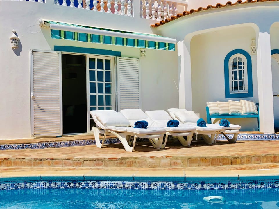 Pool Sun Loungers