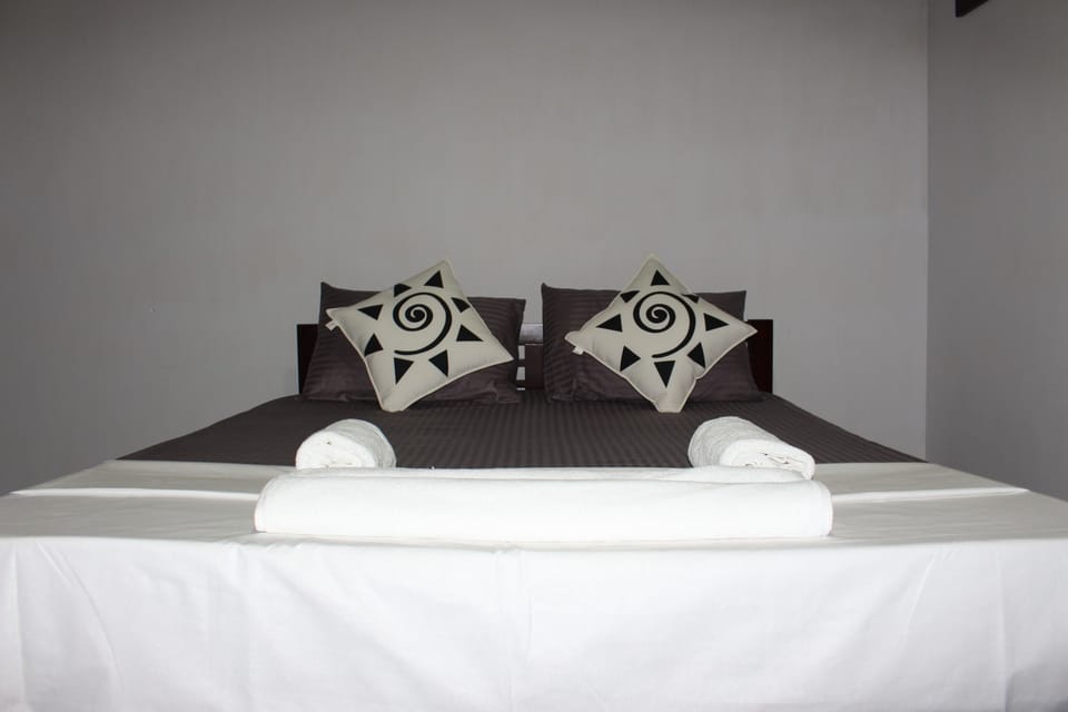 Luxury Double Room, 1 Queen Bed, Balcony, Mountain View | 1 bedroom, premium bedding, desk, soundproofing