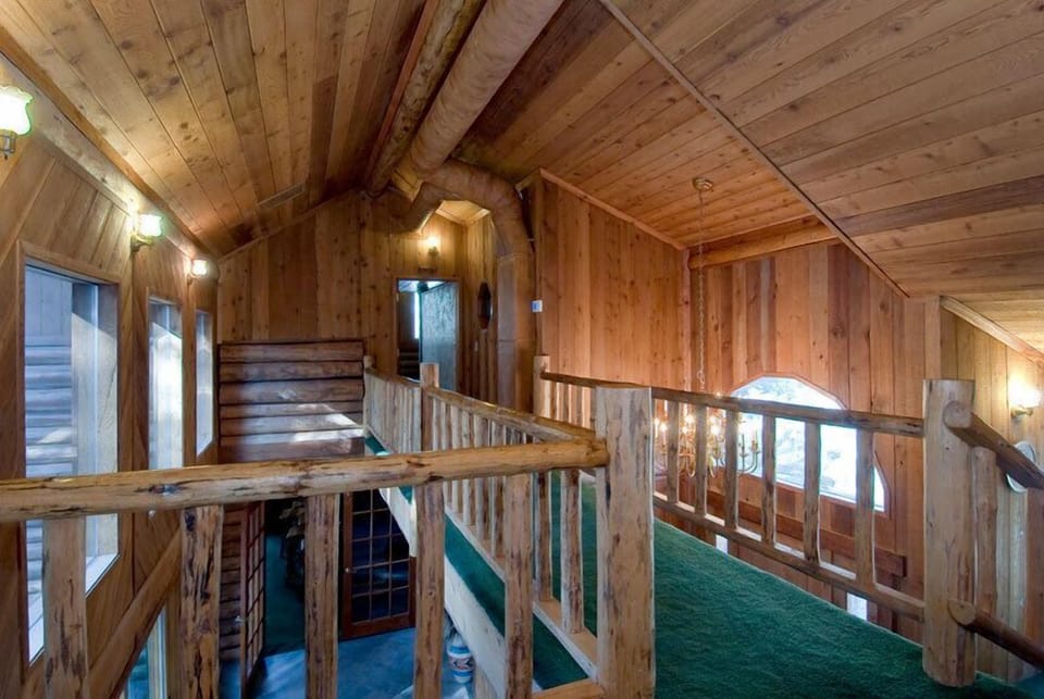 Upstairs Catwalk linking the Master Bedroom and the other two suites.