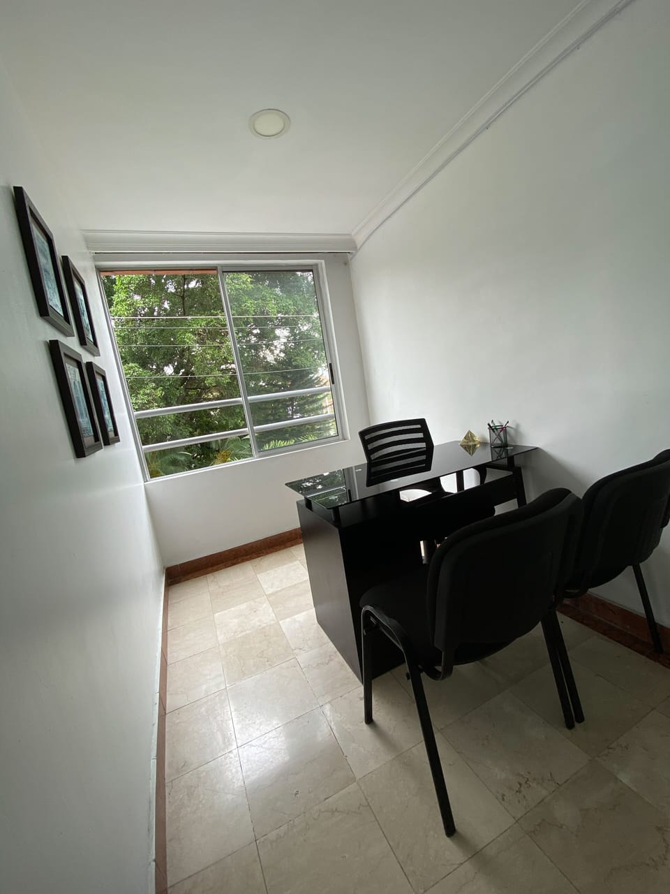 Single Room | Living area | 40-inch plasma TV with cable channels, TV, DVD player