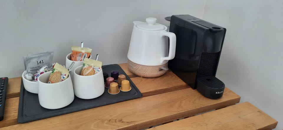 Superior Triple Room, Ensuite, Vineyard View (Chambre) | Food and drink
