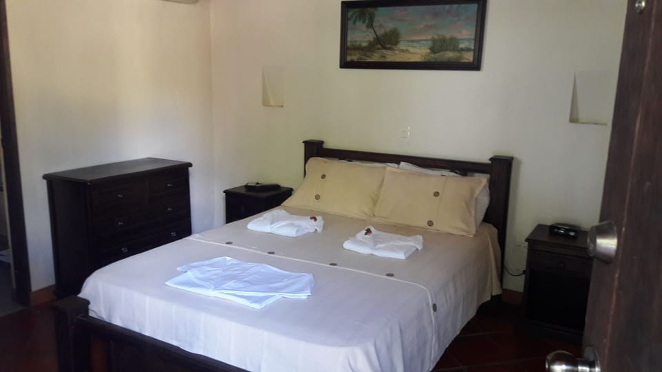 Standard Double Room, 1 Double Bed | 1 bedroom, minibar, in-room safe, free WiFi