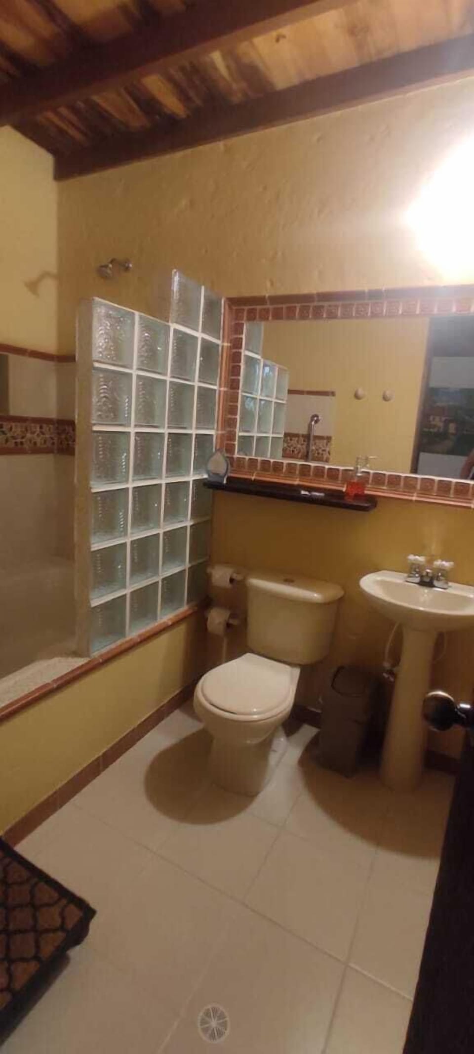 Superior Double Room, 1 Double Bed, Hot Tub | Bathroom | Combined shower/tub, jetted tub, hair dryer, towels