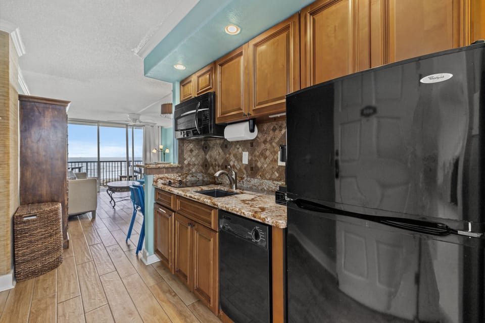 Efficient Kitchen!  Fridge, stove, dishwasher, convection oven/microwave combo! 