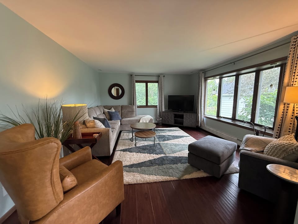 Plenty of room to stretch out and relax in the living room. 