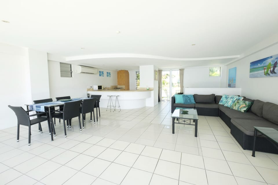 3 Bedroom Apartment Ocean Villa 02 | 3 bedrooms, iron/ironing board, cribs (free), WiFi (free)