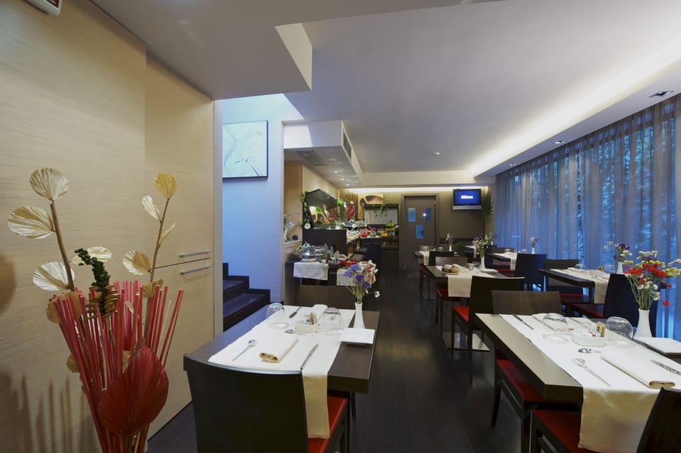 Daily buffet breakfast (EUR 7 per person)