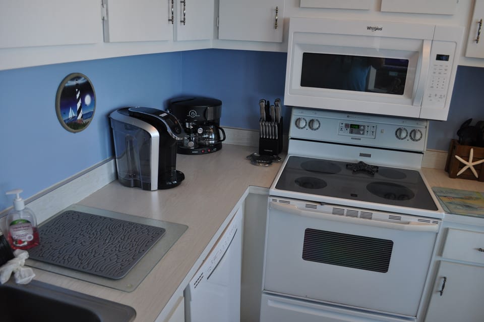 Kitchen, keurig, bring your k-cups