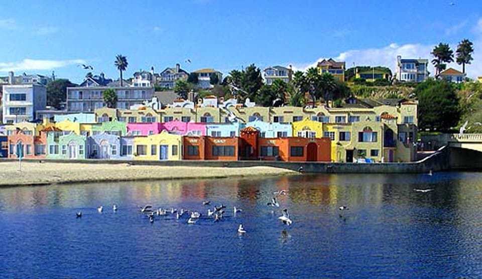 10 minute drive to Capitola Village