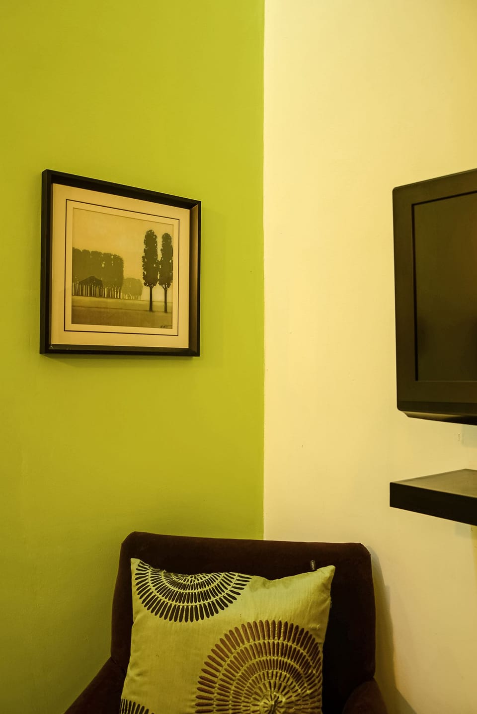 Premium bedding, soundproofing, iron/ironing board (on request)