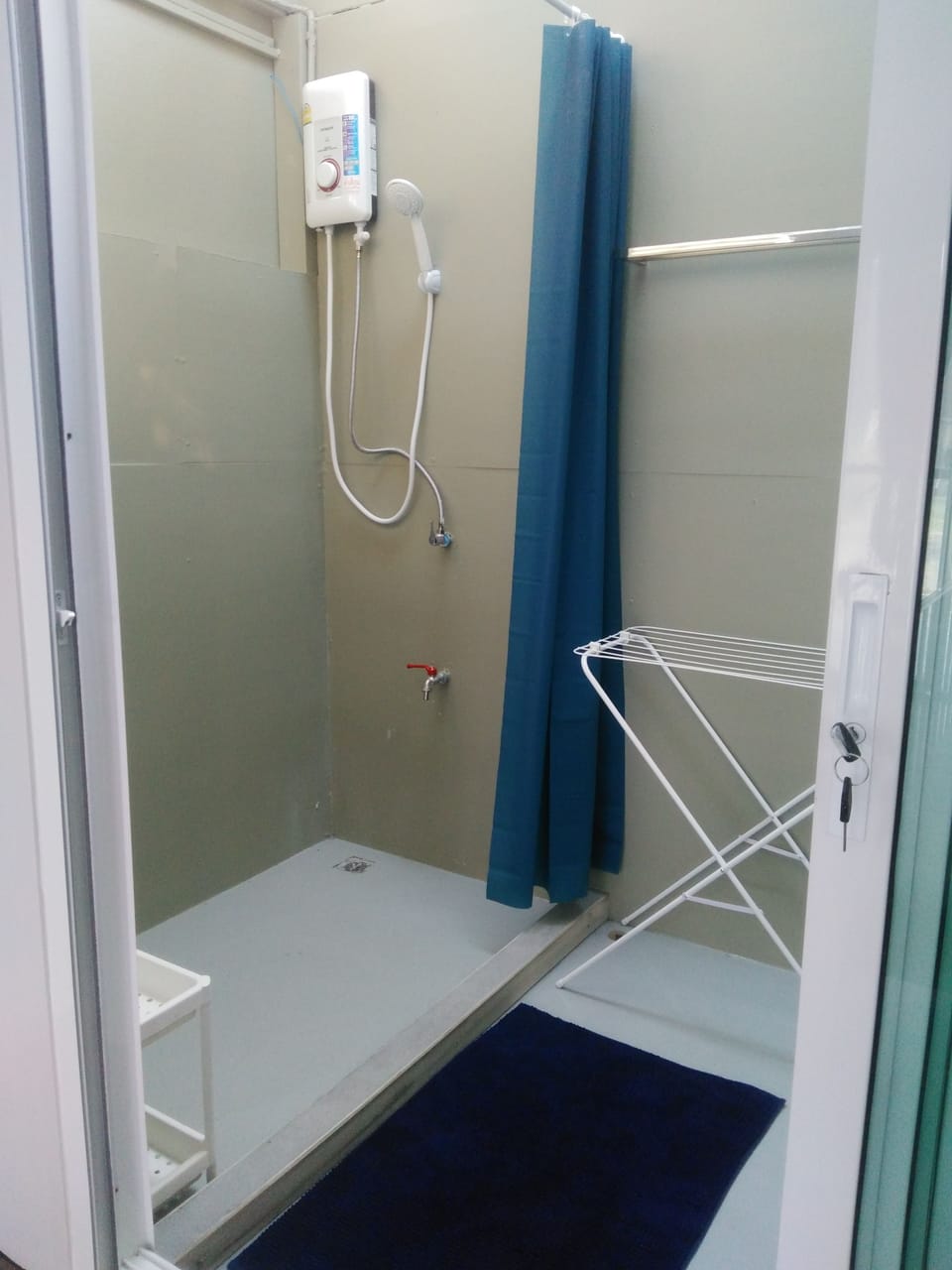 Double bungalow | Bathroom shower
