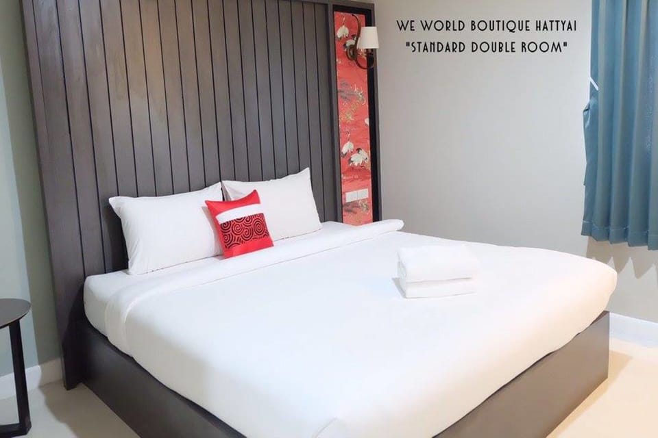 Standard Double Room | Desk, WiFi (free), bed sheets