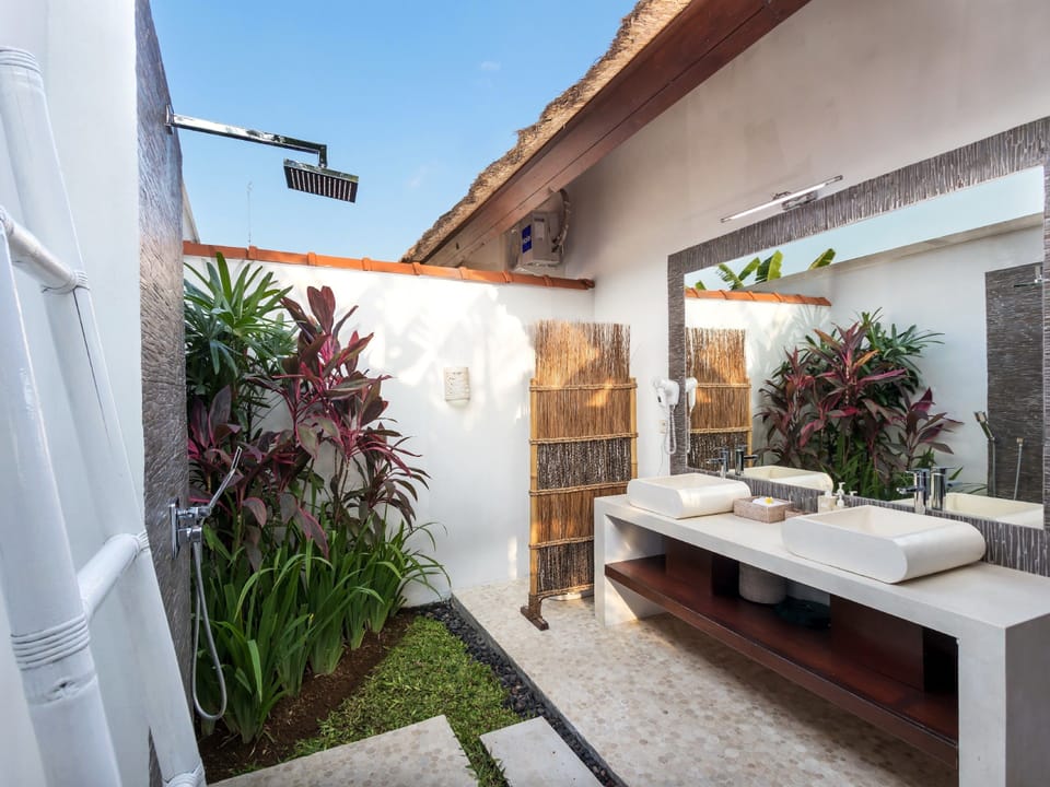 Villa Candi Kecil Empat by Villa Finder Villa in Tampaksiring