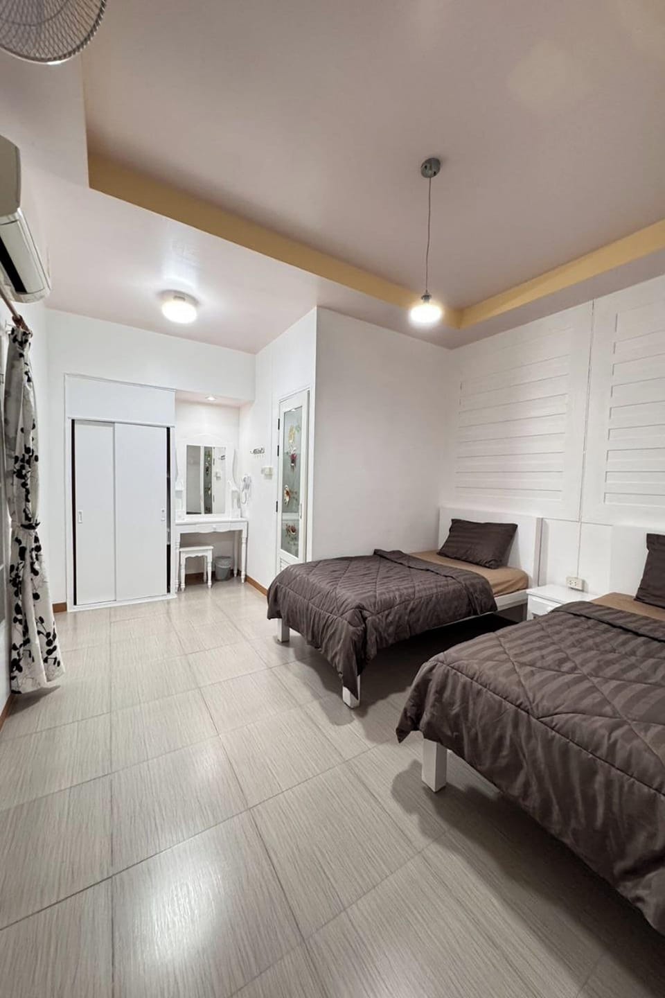 Standard Twin Room | Blackout drapes, rollaway beds, free WiFi, bed sheets