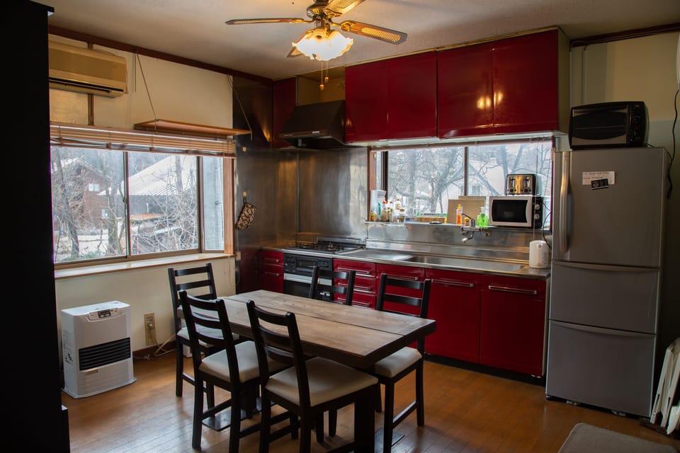 Basic Apartment | Free WiFi, bed sheets