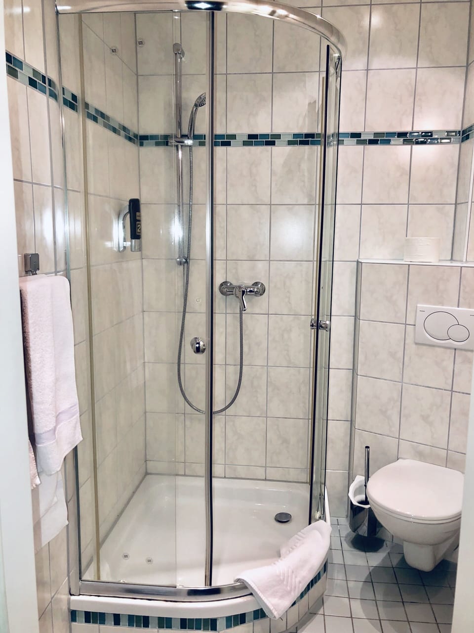 Basic Double Room, 1 Bedroom, Corner | Bathroom | Shower, free toiletries, hair dryer, towels
