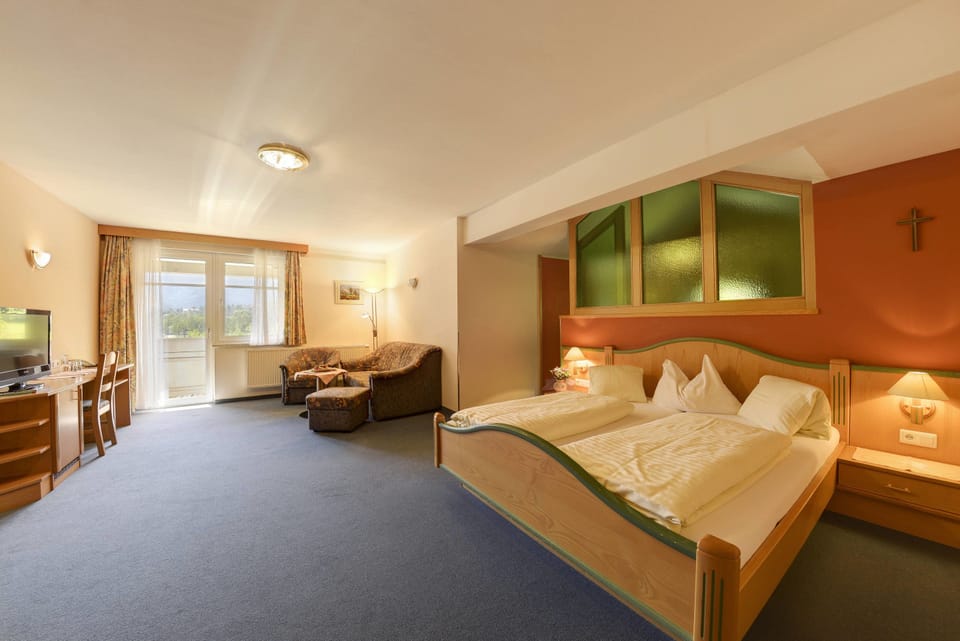 Family Suite, Balcony | Premium bedding, in-room safe, desk, iron/ironing board