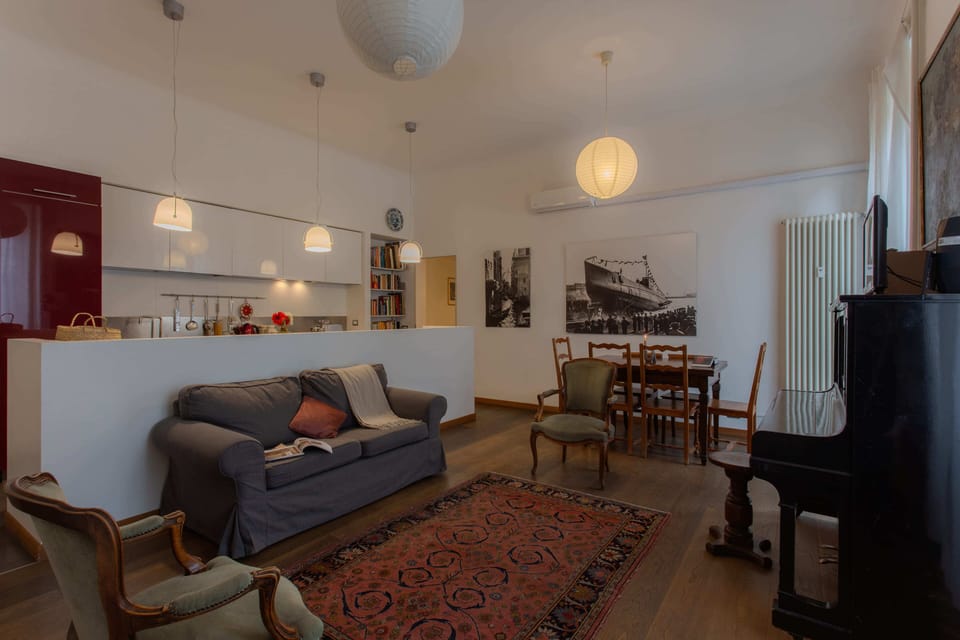 Apartment (2 Bedrooms) | Front of property