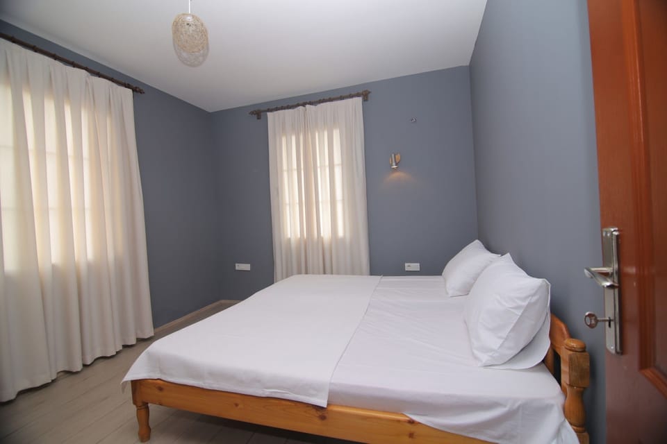Economy Double Room | Soundproofing, free WiFi, bed sheets