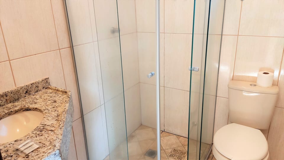 Superior Chalet | Bathroom | Shower, towels