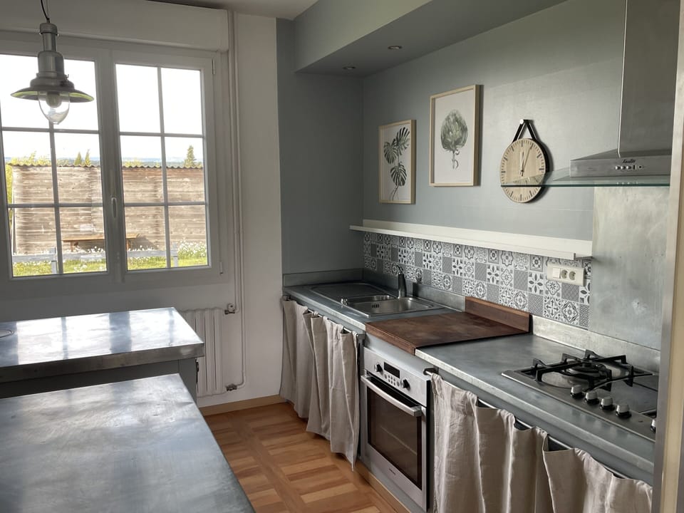 Cottage, Ensuite, Garden View | Shared kitchen