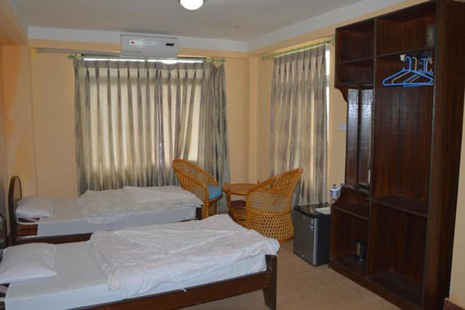 Deluxe Room | Desk, WiFi (free)